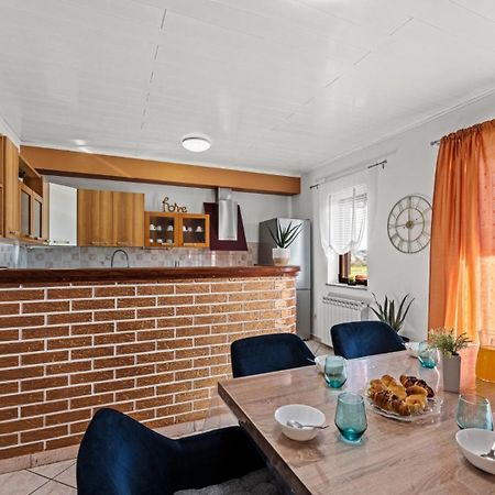 Sea View Apartments With Shared Pool Pomer Exterior foto